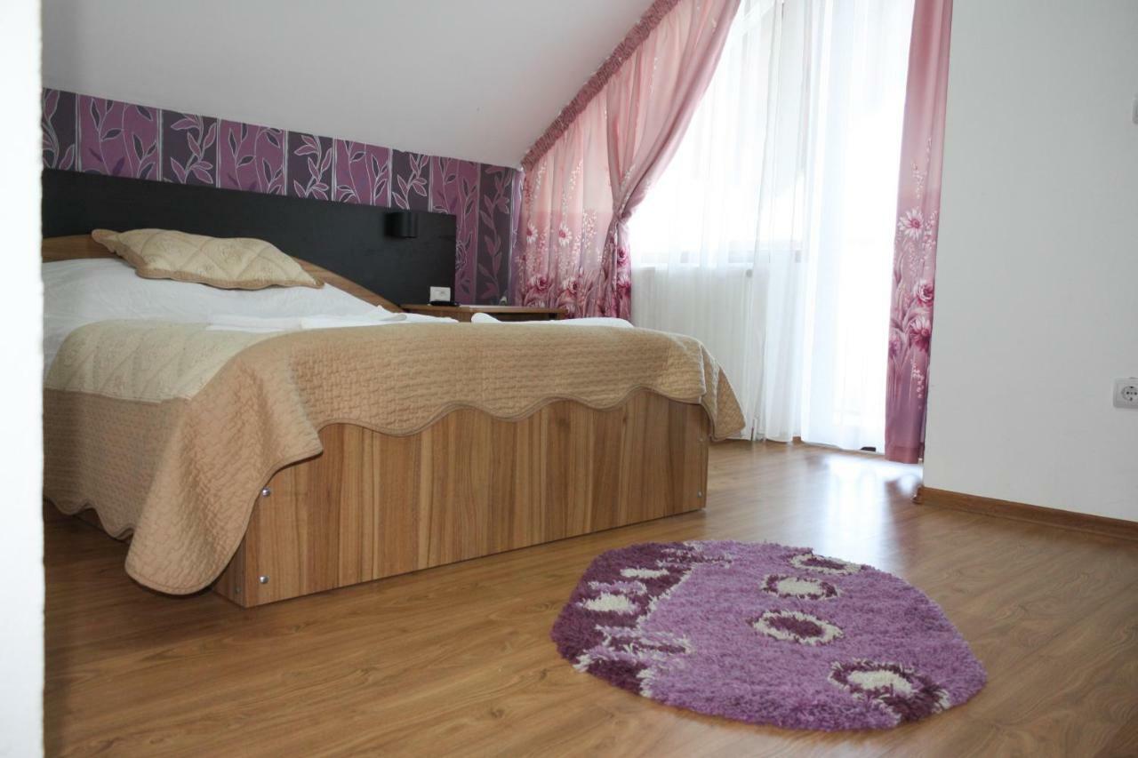 Hotel Perla Muntilor Rânca Exteriér fotografie