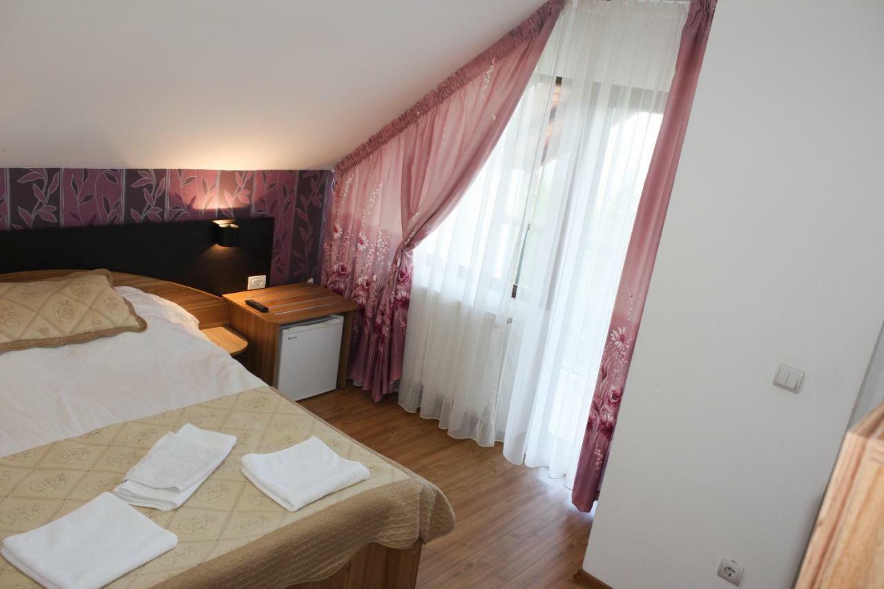 Hotel Perla Muntilor Rânca Exteriér fotografie